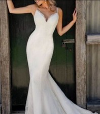 Bridess V Neck Spaghetti Strap Lace Mermaid Simple Wedding Gown