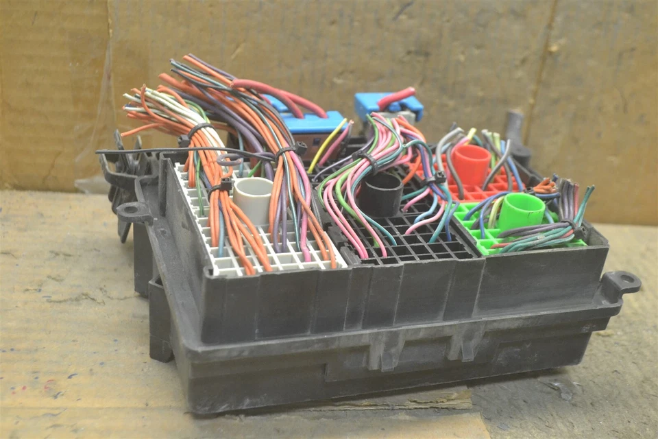 Chevrolet Tahoe 1999-2002 unidad de relé de caja de fusibles módulo 1219364509 851-12B7 Foto 4 de 4