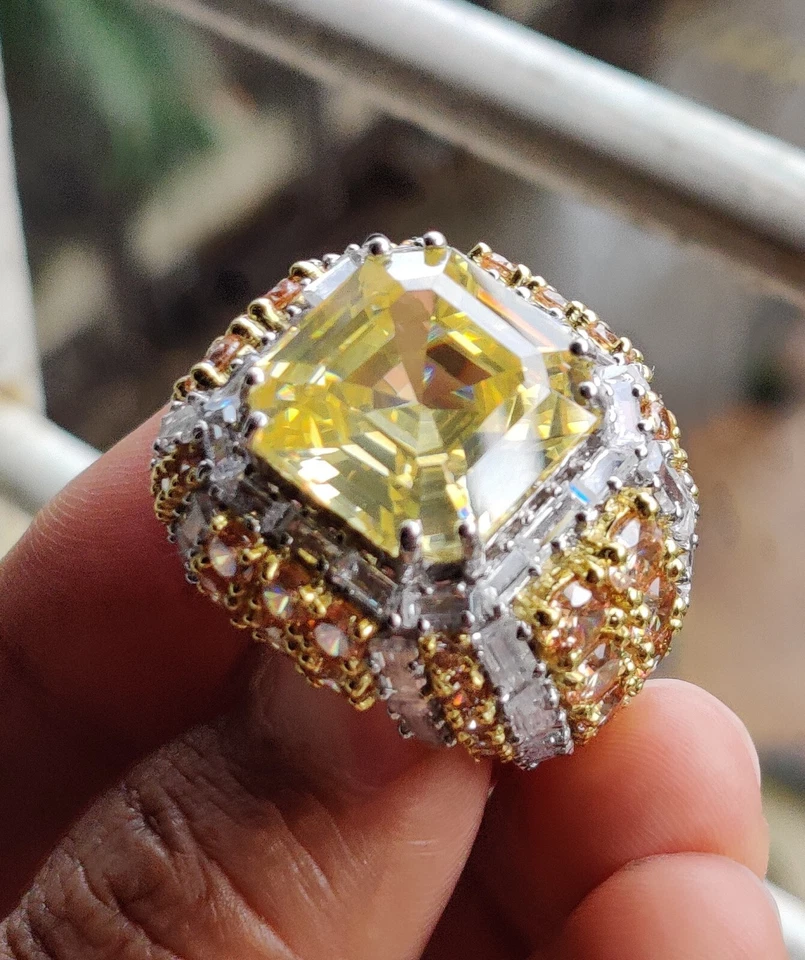 Anillo de compromiso de plata de ley 925 con diamantes blancos y citrinos amarillos de 28 quilates de color Foto 2 de 4