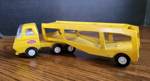 Vintage 1970's Tonka Car Hauler Pressed Steel 9.5" Yellow Cab & trailer 2 pcs.