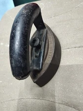 Vintage The A.C Williams Co. Ravenna Ohio Cast Iron Press Iron