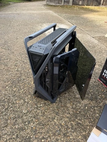 ASUS ROG Hyperion GR701 Tempered Glass Tower Gaming Case Side Panel Missing