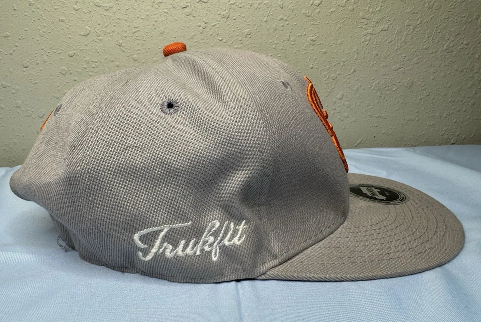 Gorra de béisbol Trukfit Snapback Flat Bill naranja gris patinador niño contorno Foto 3 de 4