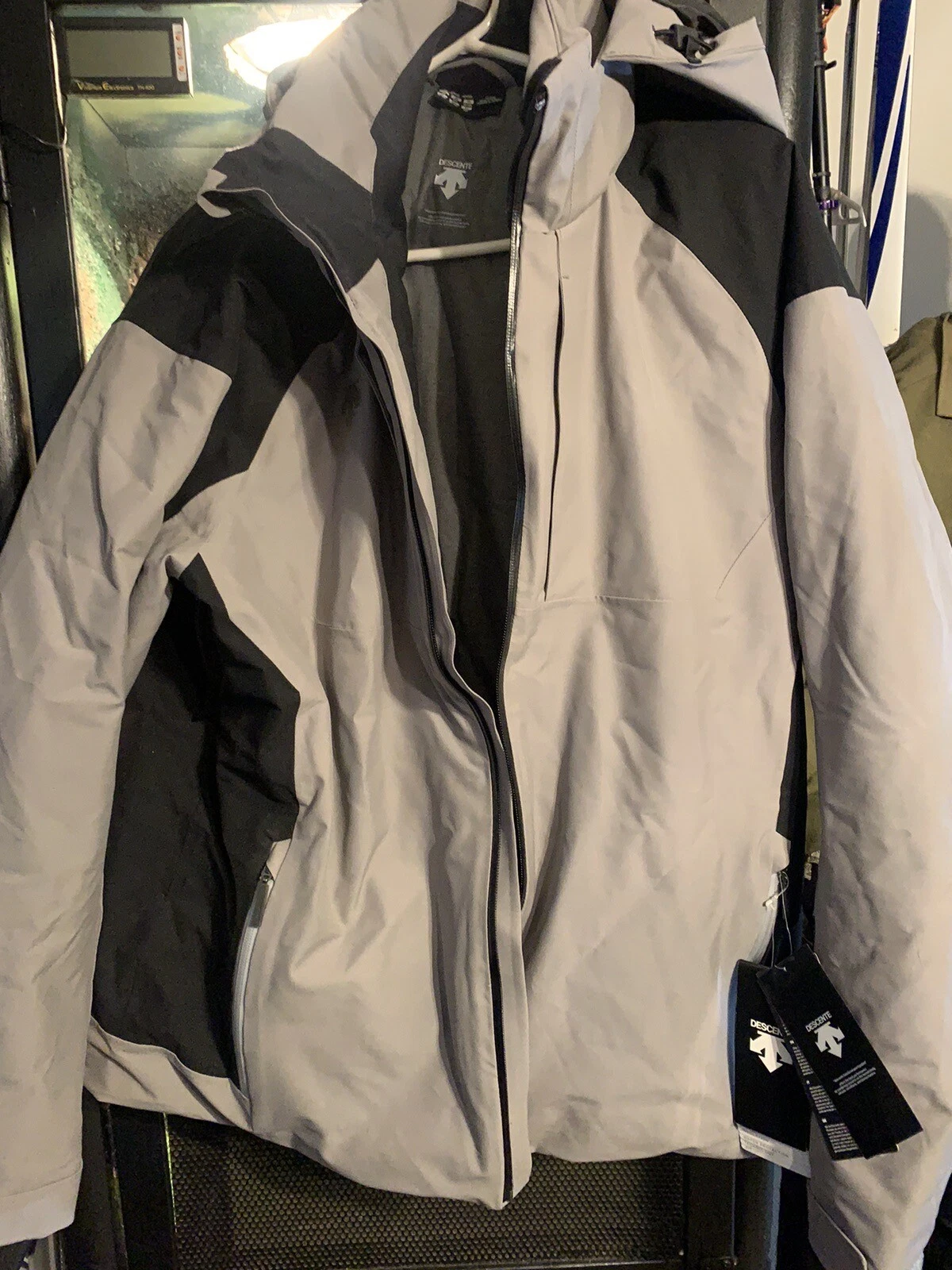 Men s Descente Ski Jacket in Togo at XOF 129808 Rating 5