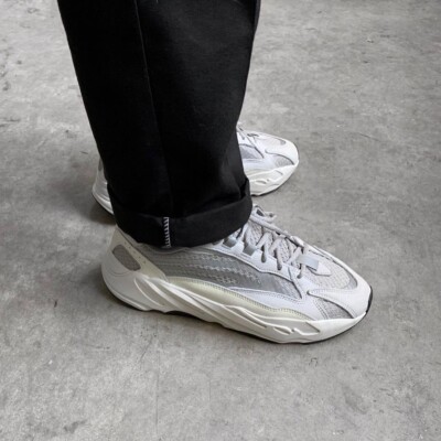 Size adidas Yeezy Boost 700 V2 Low Static