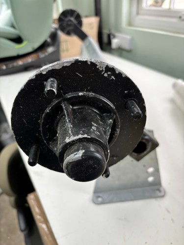 New Erde 102 Axle With Hubs - Picture 3 of 5