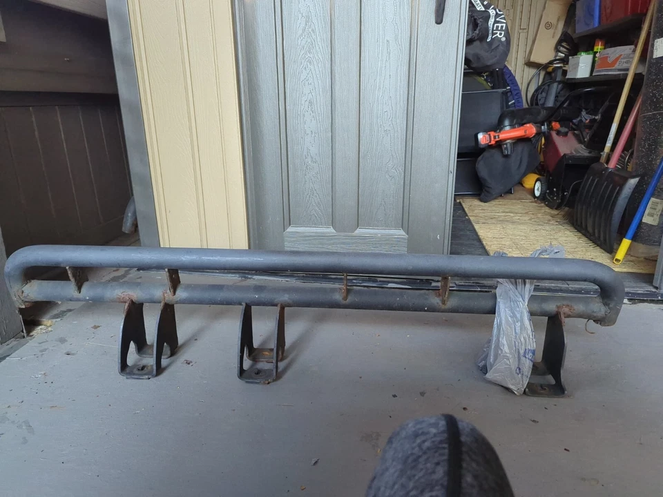 2014 Toyota F J Land Cruiser running boards - Image 2 of 2