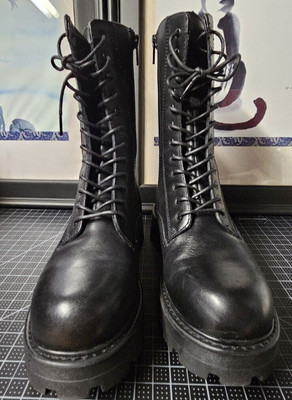 Vagabond Shoemakers Cosmo 2.0 Black US size 7M side zipper boots