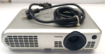 TOSHIBIA TLP-S10 PROJECTOR  RESOLUTION 800 X 600 LUMENS 1200 CONTRAST 400:1