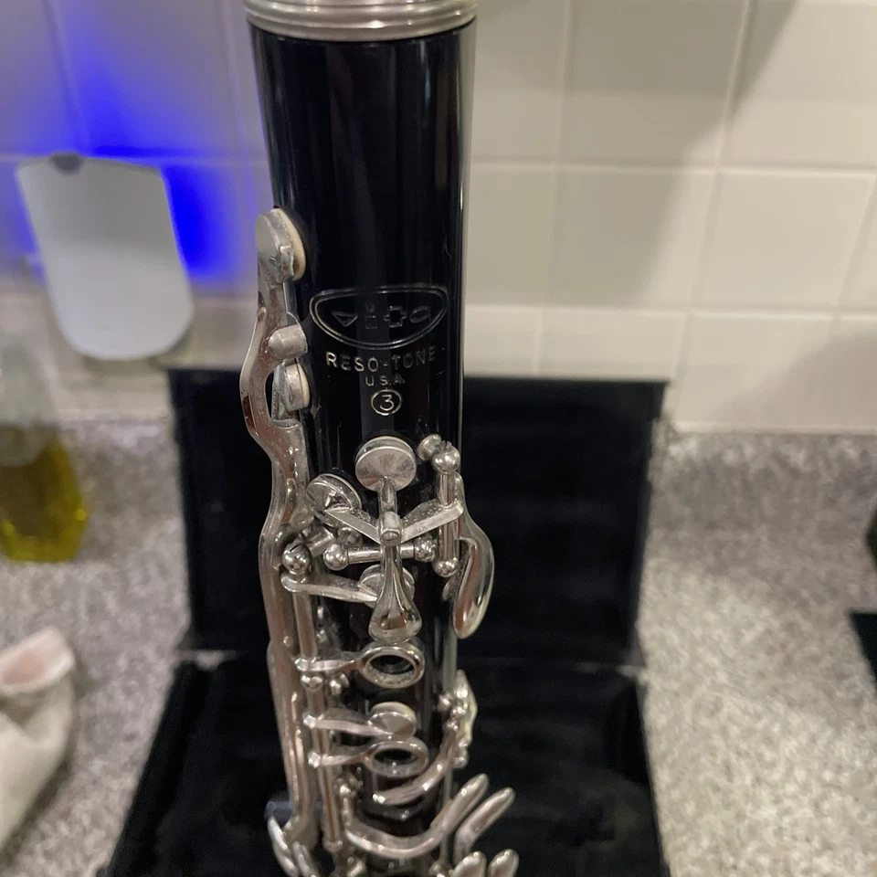 Clarinete Vito Reso-Tone 3 con estuche rígido usado para piezas Foto 4 de 4