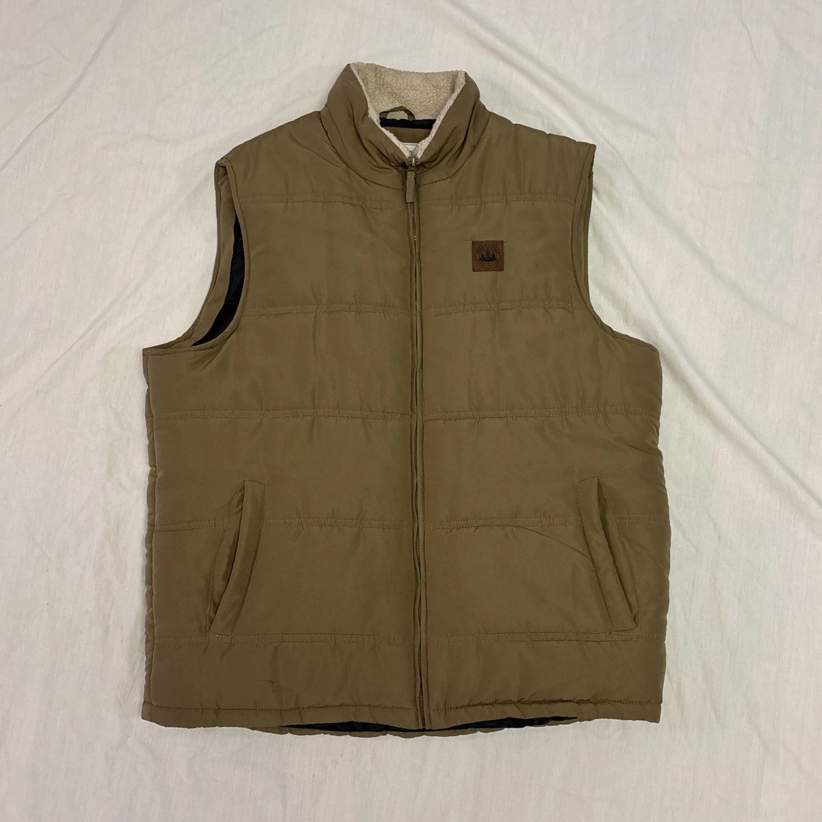 Mens Field & Stream Vest - Size Large - Few Stains On Front