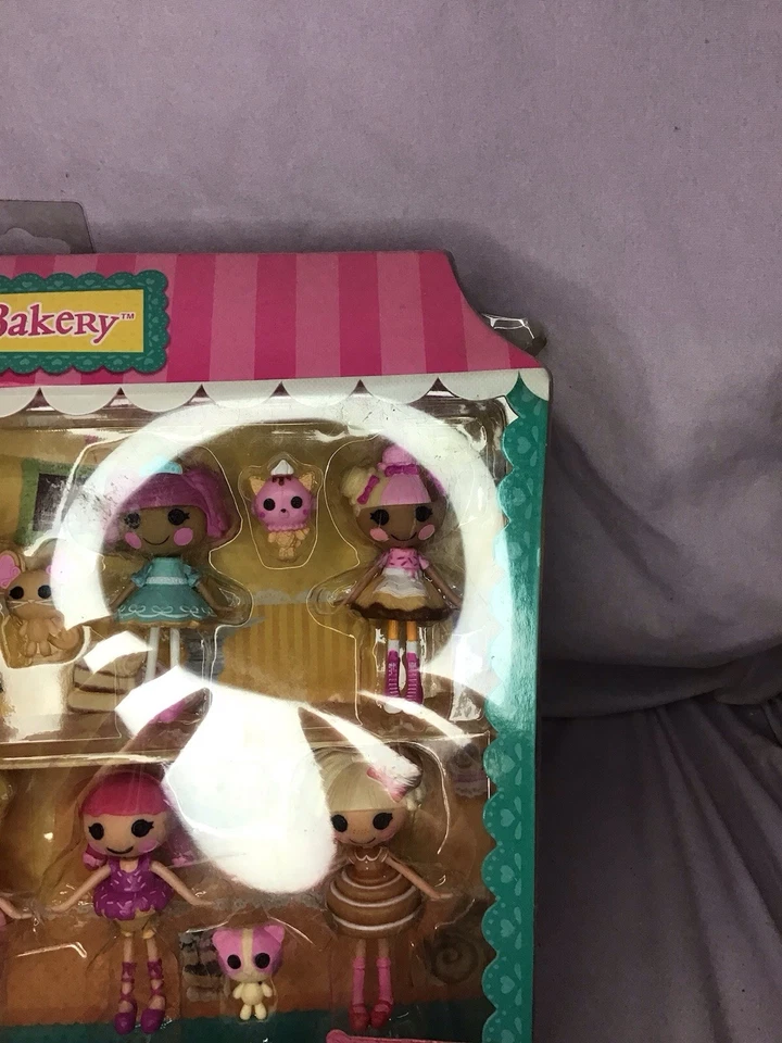 New (Bent, Dusty Box/Seals) Toys-R-Us Lalaloopsy Mini Sweet Bakery 8 Dolls Pets - image 3 of 4