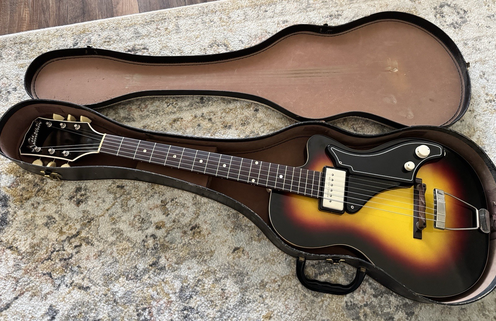 WHOA! Near Mint! 1958 National Bolero Model 1123 With Case And Original Paper!