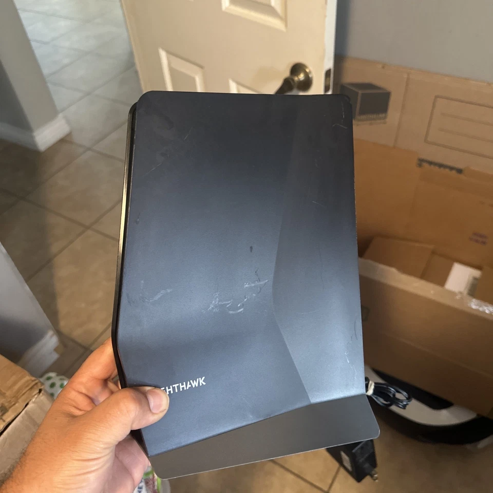 Netgear Nighthawk AX8 - AX6000 cax80 Cable Modem, Built-in WiFi 6 Router - Black - Image 4 of 4