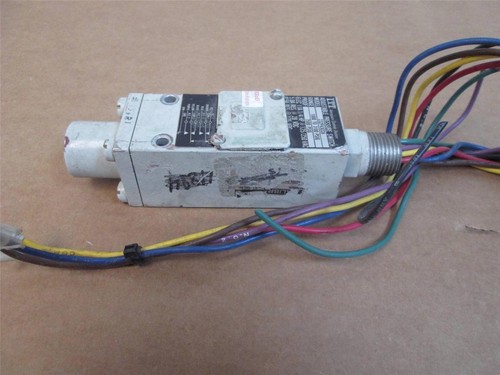 **Gebraucht** ITT 232P43CC6 verstellbarer Druckschalter (Bereich 1000 bis 3100 psig) - Bild 4 von 6