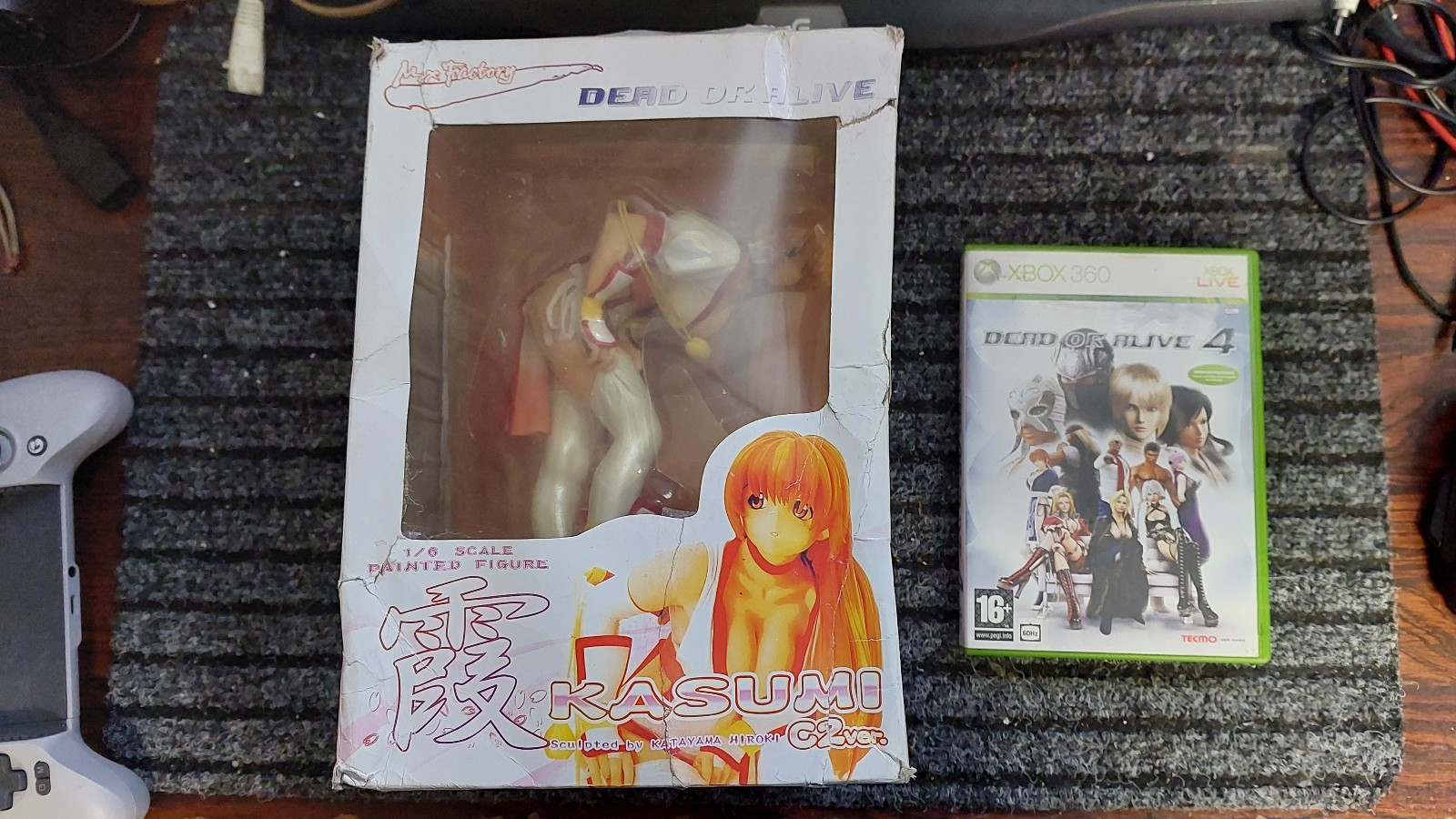 Dead Or Alive 4 Xbox 360 & Figurine KASUMI design Hiroki