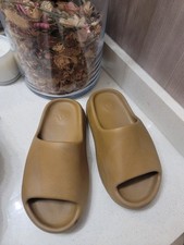 Yeezy Slide Slate Brown Size 5