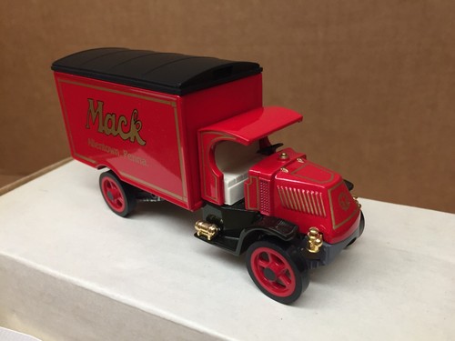 MATCHBOX LIMITED EDITION DIE-CAST 1:34 SCALE 1920 MACK AC TRUCK #YY030/SA-M - Picture 4 of 7