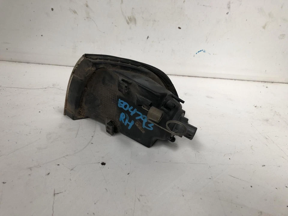 Mitsubishi Magna Right Corner Light TF 04/1996-12/1998 - image 2 of 3