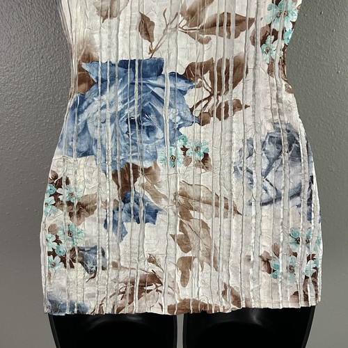 Komarov Crinkle Satin Lace Floral Button Front Blouse Top Size M Cream Blue Tan - Picture 7 of 9