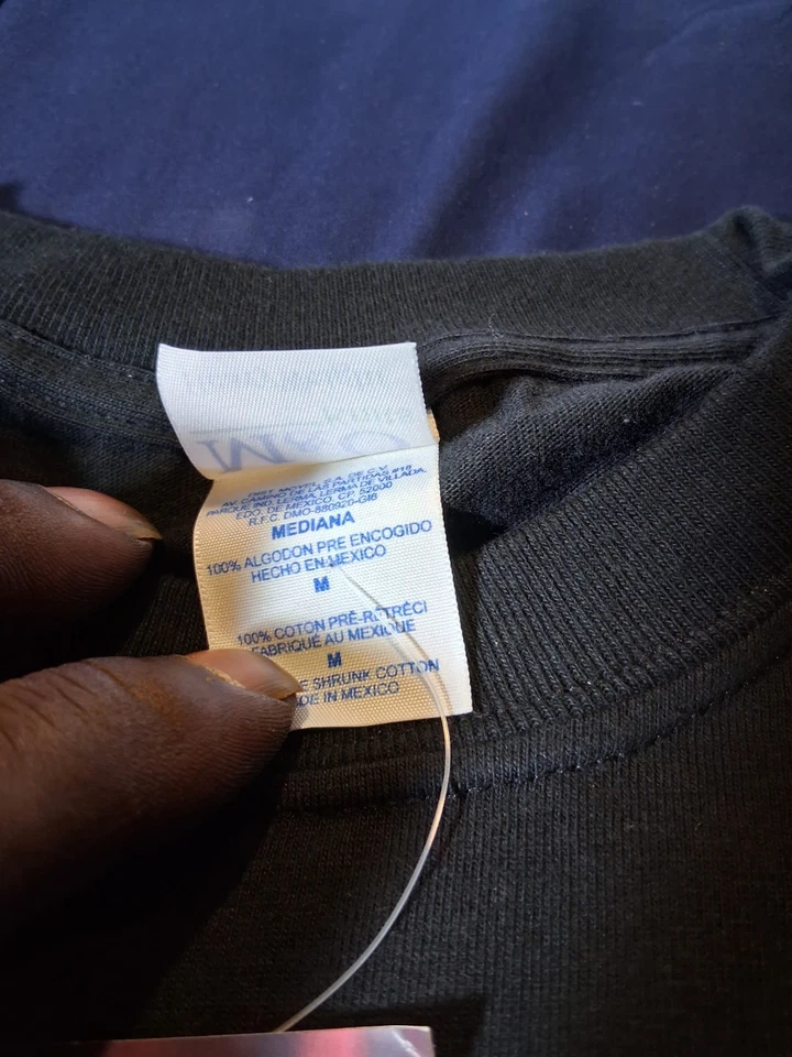 Camiseta Battlestar Galactica Licencia Ciencia Ficción Programa de TV Camiseta Negra Ondulación Media Foto 4 de 4