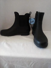 Eddie Bauer rain boots size 9M