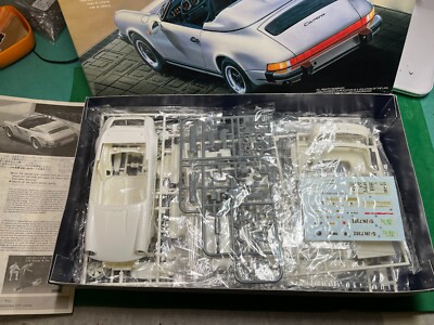 Fujimi 1/24 Enthusiast #26 Porsche 911 Carrera Speedster model kit