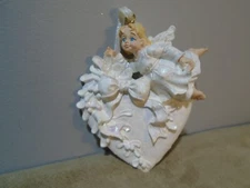 MOLDED PLASTER HAND PAINTED GLITTERED HEART WITH ANGEL 3.25” ORNAMENT UNBRANDED
