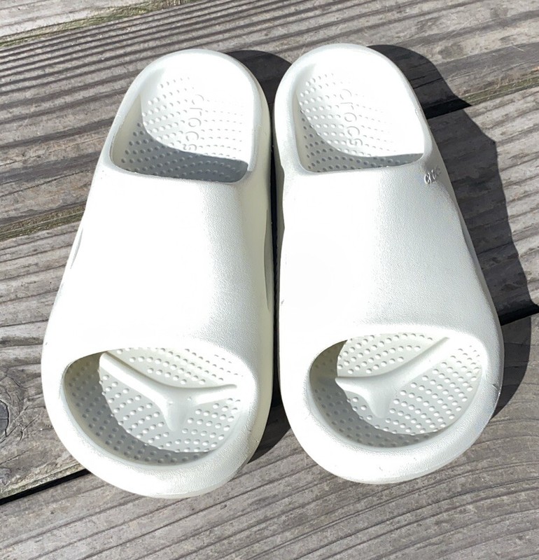 EUC Crocs Unisex Mellow Recovery Slides Bone Color Size M 4 / W 6