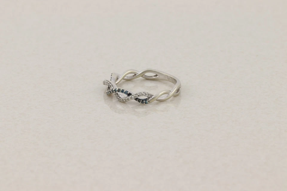 10k White Gold Fancy Blue and White Diamond Ring Twist Crossover Band 5 3/4 - Image 3 of 4