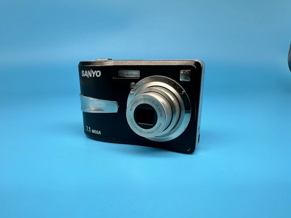 Sanyo S770 7.1 MP Digital Camera With SD Card, Black - Tested *read* - Image 2 of 4