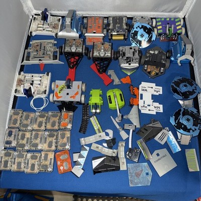 HEXBUG BattleBots 14 Bot Figure Lot + PARTS + 15 Remotes