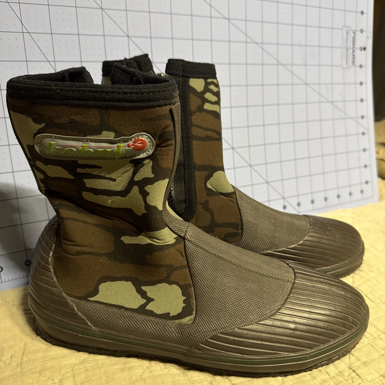 Kobuk Neoprene Wading Muck Boots Zip Up Men's Size 8 camouflage Waterproof Scuba