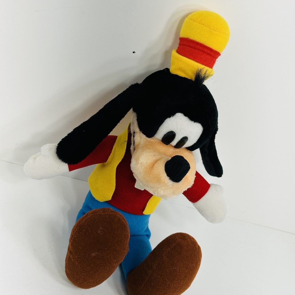 Vintage Disneyland Goofy Plush Hugging Wearable Backpack 80s Novelty Vintage Goofy backpack hugging Fanny back | Mercari main image 4