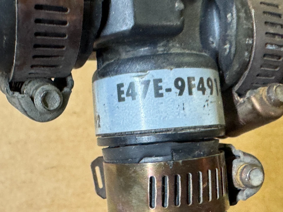 Оригинальные обратные клапаны отводного клапана выхлопной системы насоса смога 87-93 Ford Mustang - Изображение 4 из 4