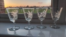 Set Of 4 Vintage Sherry/liqueur Or Small Wine Glasses With A Floral Design