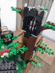 1996 LEGO Dark Forest Fortress Set #6079 InComplete