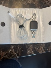 Apple Watch SE (2nd Generation) 40mm Aluminum Case with  - Starlight, S/M 