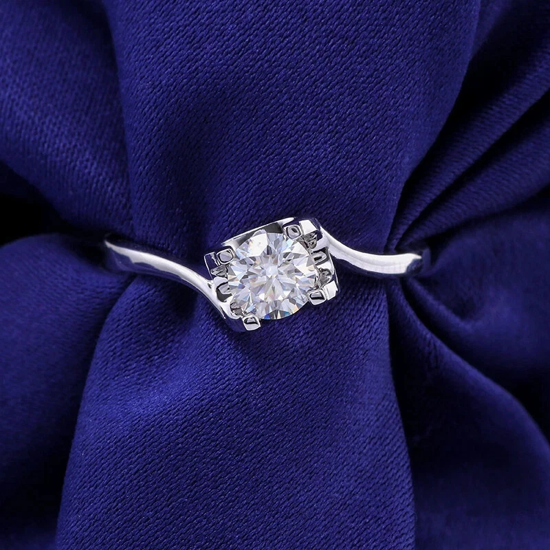 Anel de noivado de casamento folheado a ouro branco 14K com diamante solitário criado em laboratório 2 quilates - Imagem 3 de 4