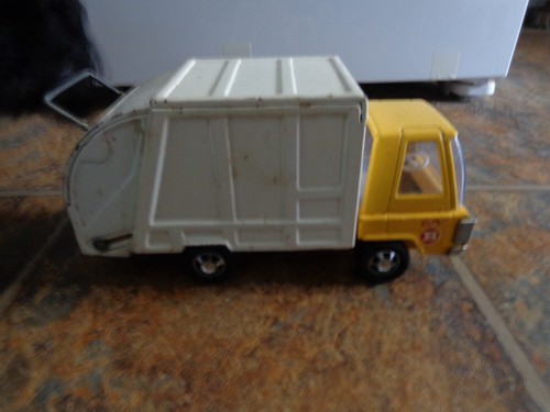 Vintage Buddy L Garbage Truck