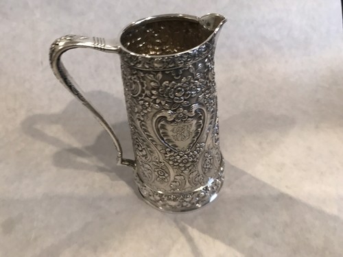 TIFFANY & CO. STERLING SILVER CREAMER AND OPEN SUGAR BOWL REPOUSSE , 1892-1902 - Picture 14 of 24