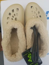 Dawgs Shoes Fleece Lined Clogs Womens Size 5/6 Tan with tan fleece