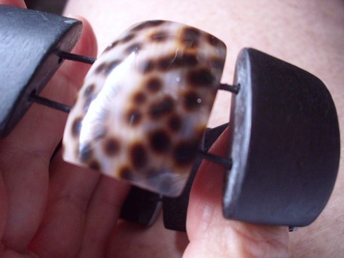 EDC Esprit Damen Armband: Holz + Muschel oder Schnecke..>passt zu Leo-Look - Bild 2 von 7