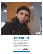 Rooney Mara "The Girl with the Dragon Tattoo" AUTOGRAPH Signed 8x10 Photo B ACOA