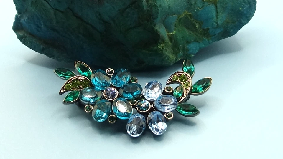 Monet Teal, Blue Navette & Round Rhinestone Gunmetal Pin / Brooch - Image 4 of 4