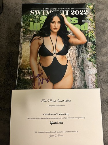 Yumi Nu firmata a mano 2022 Sports Illustrated cover - Foto 2 di 3