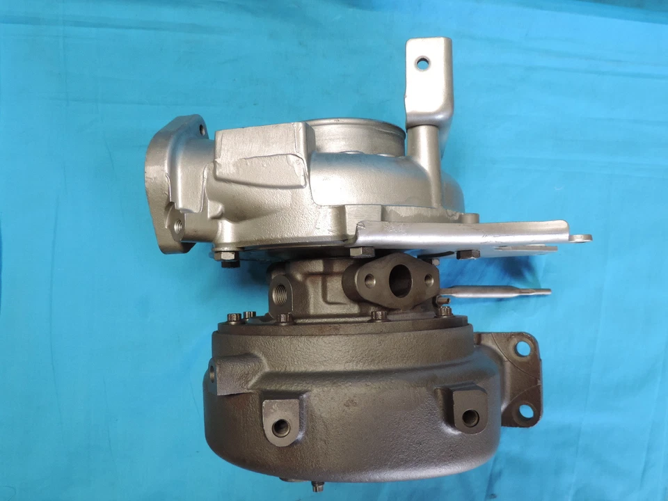 Turbocompresor original Nissan UD 1300 Truck Garrett Turbo GT3571KLNV OEM Foto 4 de 4