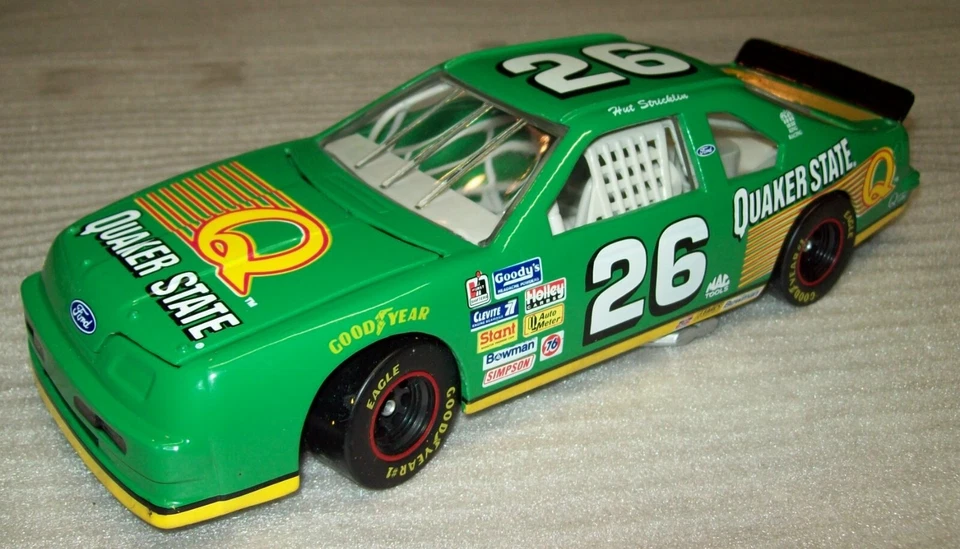 Hut Stricklin 1995 Quaker State #26 Ford Thunderbird 1/24 Vintage NASCAR Diecast - Image 2 of 4