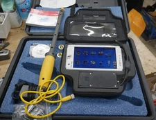 AV 700 MOBILE DIGITAL VIDEO RECORDER WITH EXTRAS AND CASE