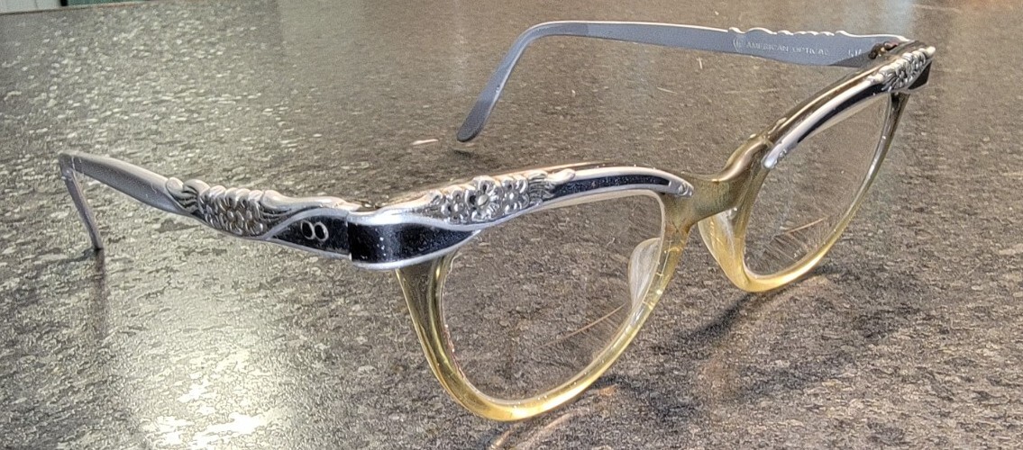 Vintage American Optical 1960s Womans Cat Eye Eyeglasses 44 Vintage American Optical 1960s Womans Cat Eye Eyeglasses 44